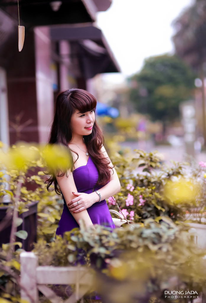 美女脱得只剩皮肤